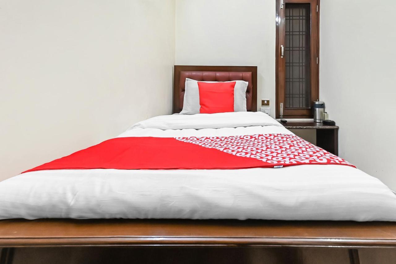 Oyo 49672 Hotel Galaxy Moradabad Ngoại thất bức ảnh