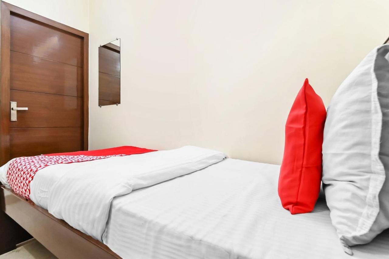 Oyo 49672 Hotel Galaxy Moradabad Ngoại thất bức ảnh