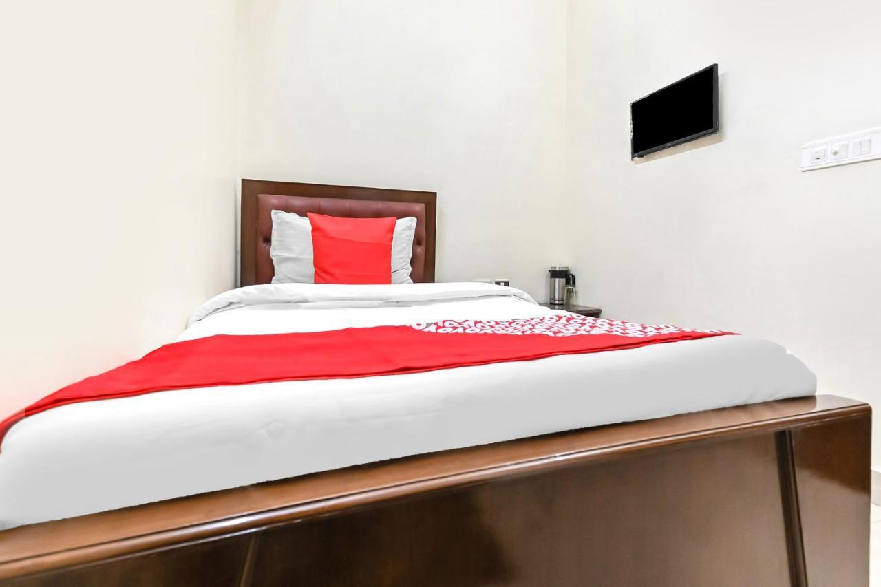 Oyo 49672 Hotel Galaxy Moradabad Ngoại thất bức ảnh