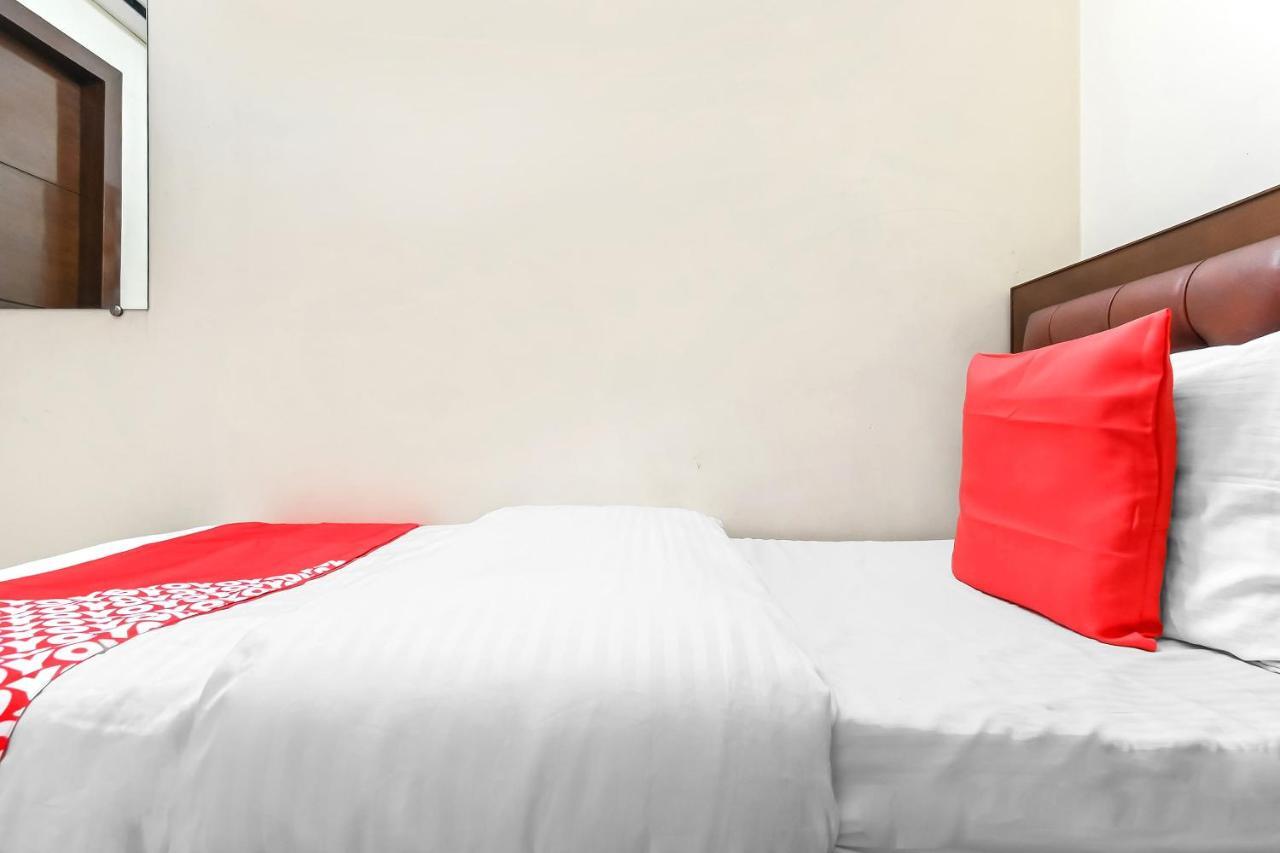 Oyo 49672 Hotel Galaxy Moradabad Ngoại thất bức ảnh