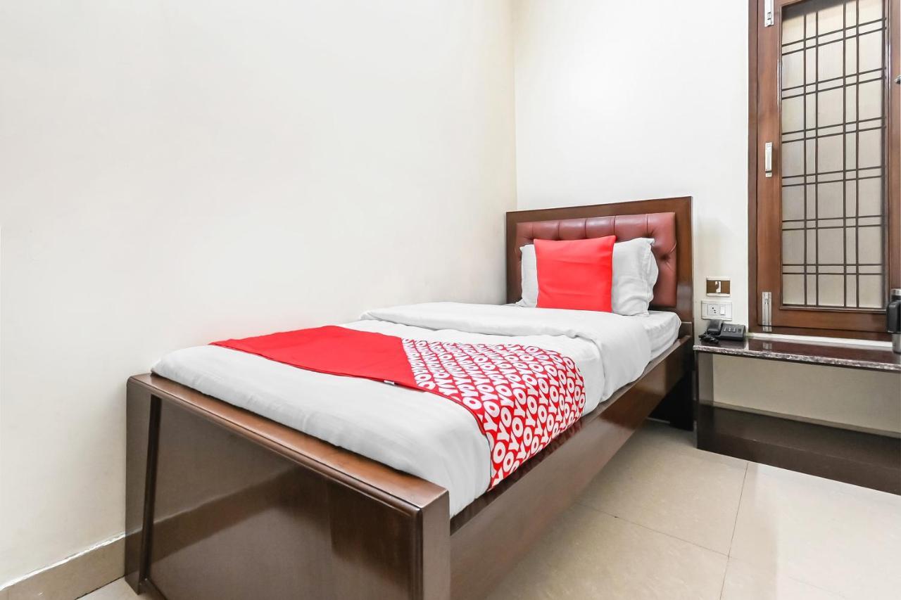 Oyo 49672 Hotel Galaxy Moradabad Ngoại thất bức ảnh