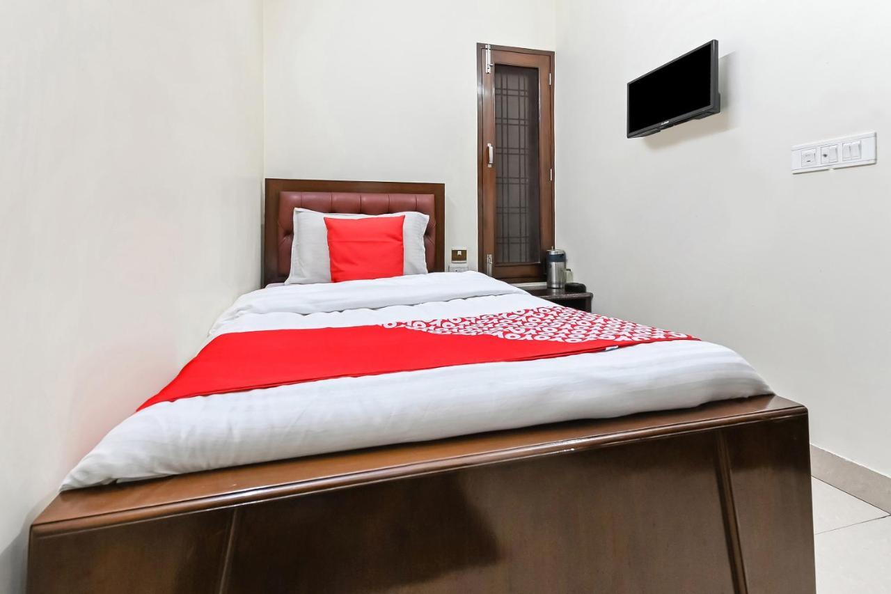 Oyo 49672 Hotel Galaxy Moradabad Ngoại thất bức ảnh
