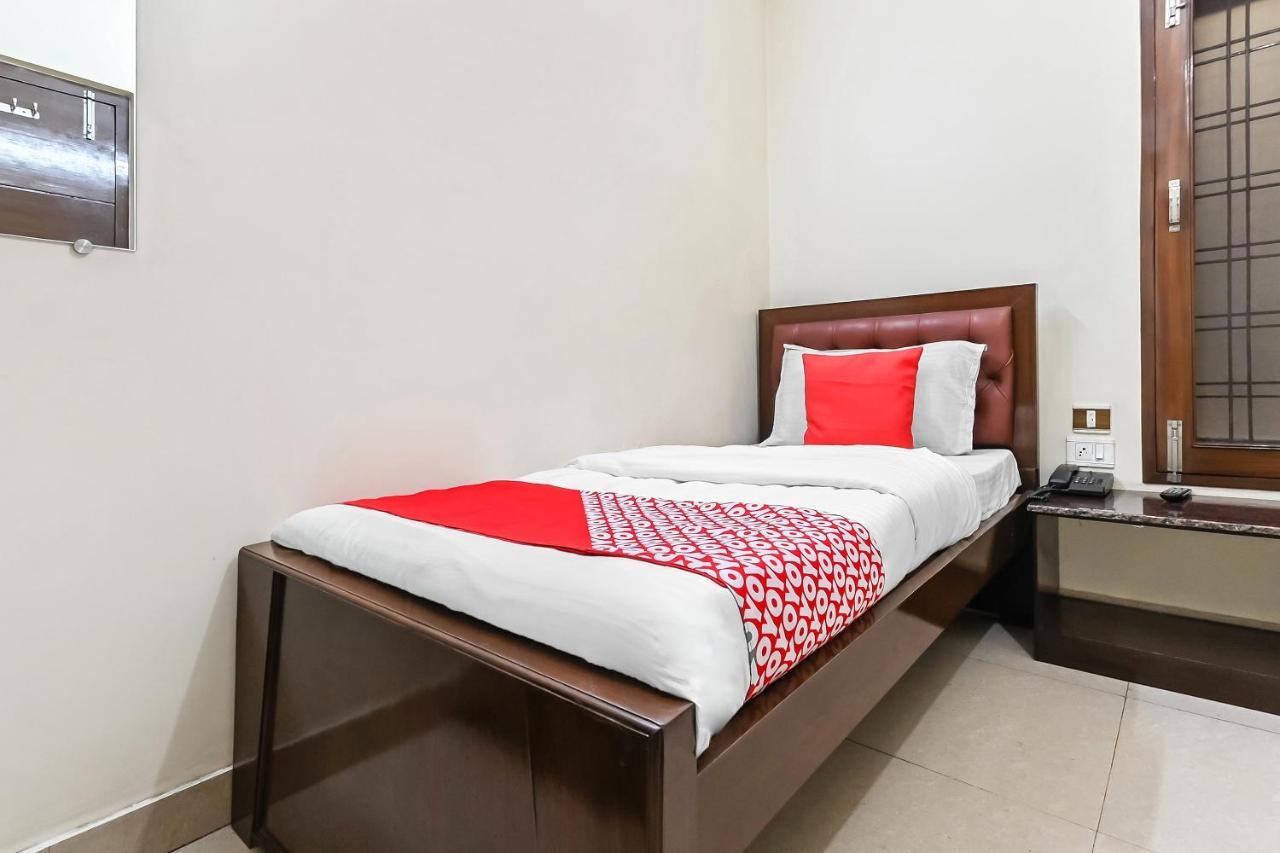 Oyo 49672 Hotel Galaxy Moradabad Ngoại thất bức ảnh
