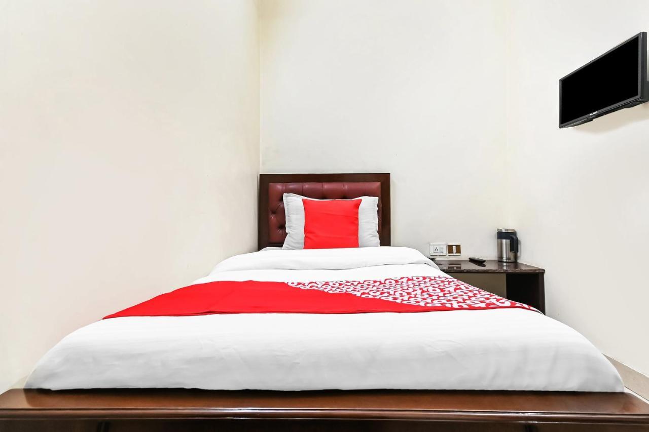 Oyo 49672 Hotel Galaxy Moradabad Ngoại thất bức ảnh